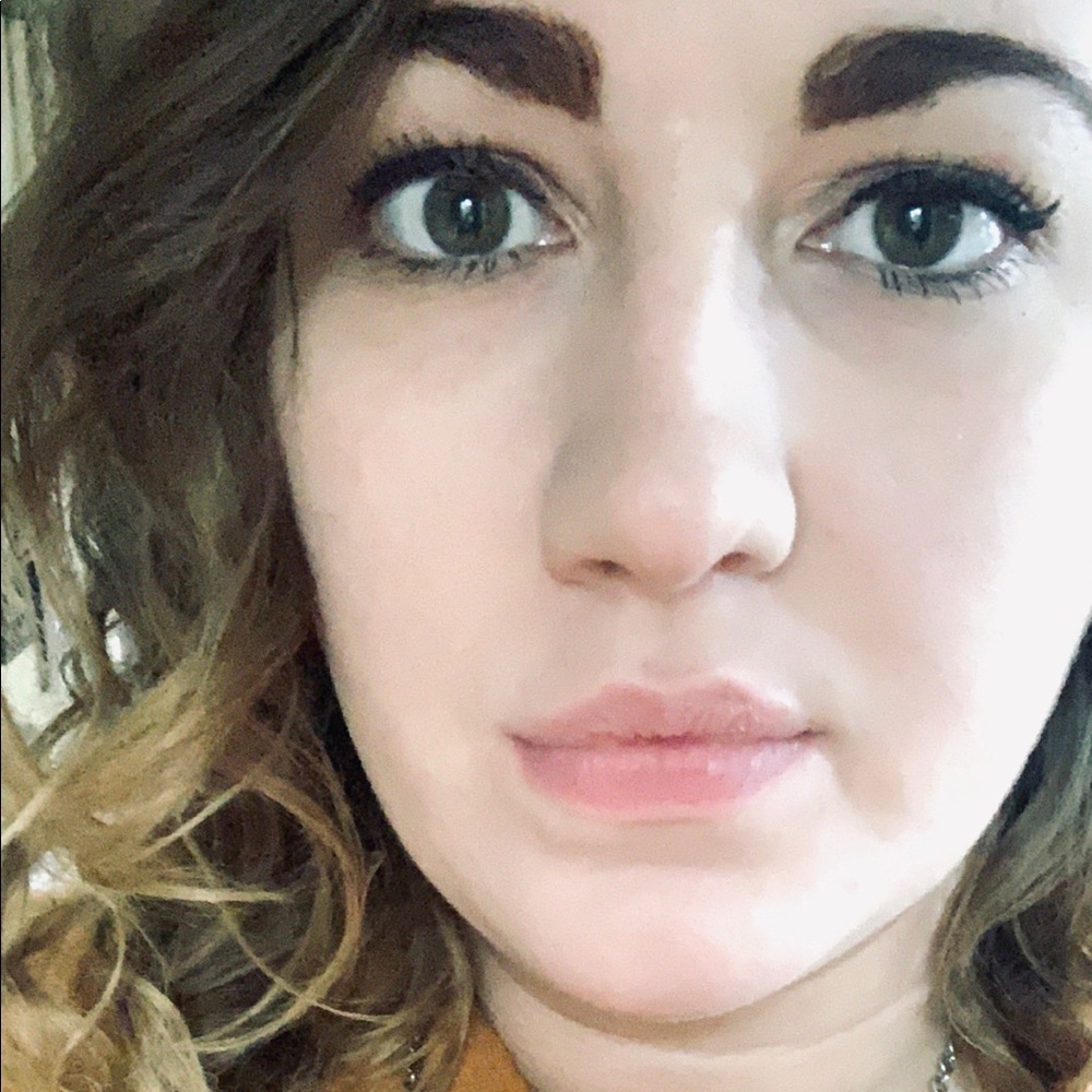 Meet your Posher, Courtney